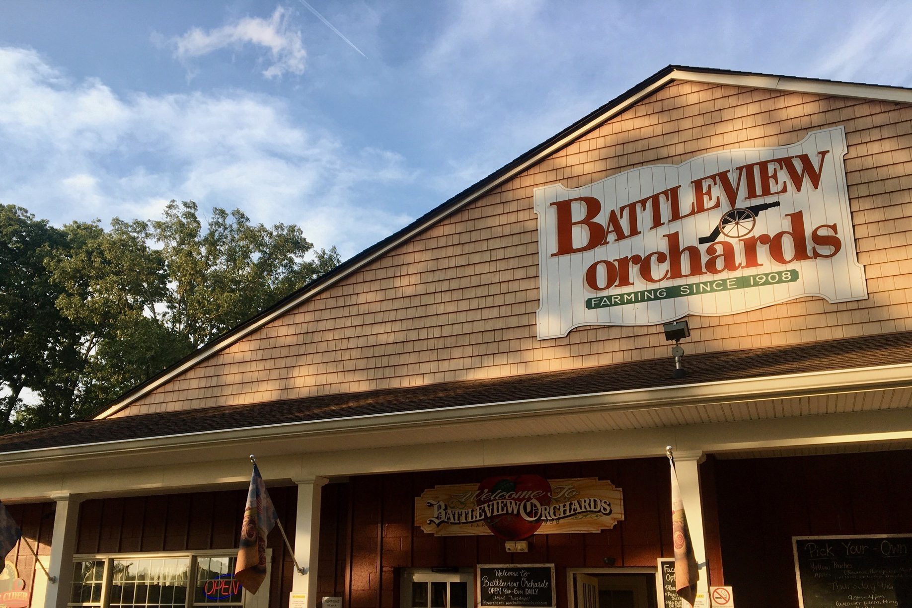 battle view orchards farm store building