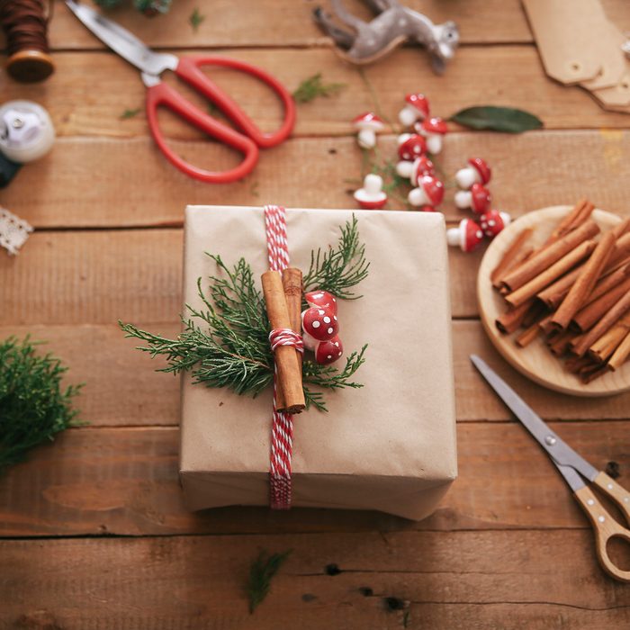 50 Christmas Wrapping Ideas Cinnamon Stick Gift Wrapping Idea