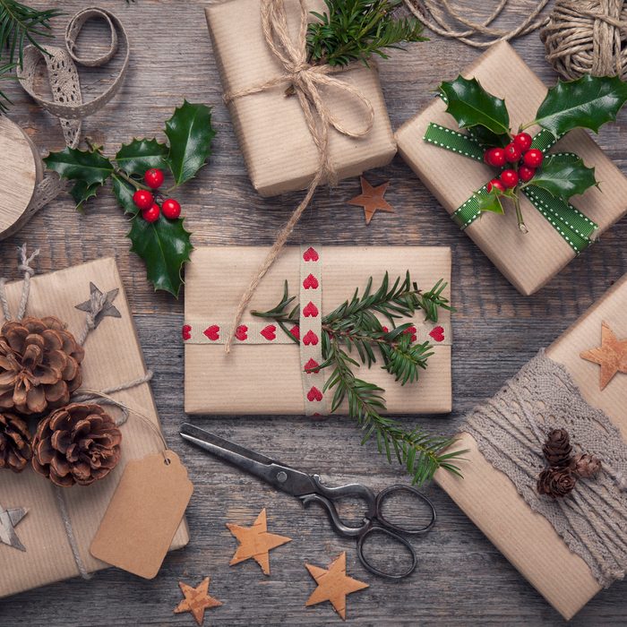 50 Christmas Wrapping Ideas Holly Berries And Leaves