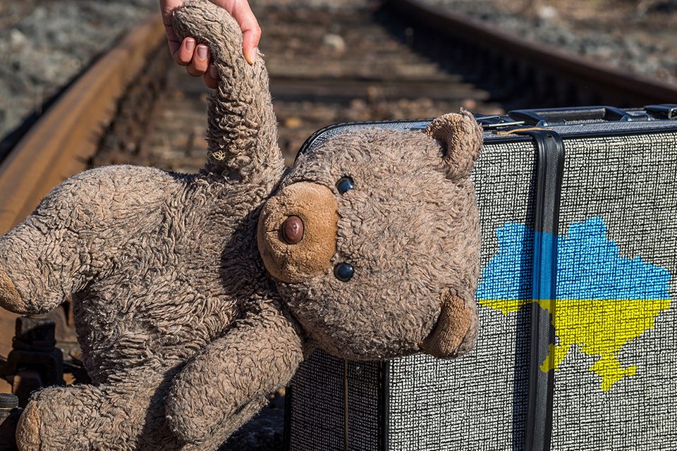 Rd Welcoming Ukrainian Refugees Child Refugee Gettyimages 1378844271 960x640