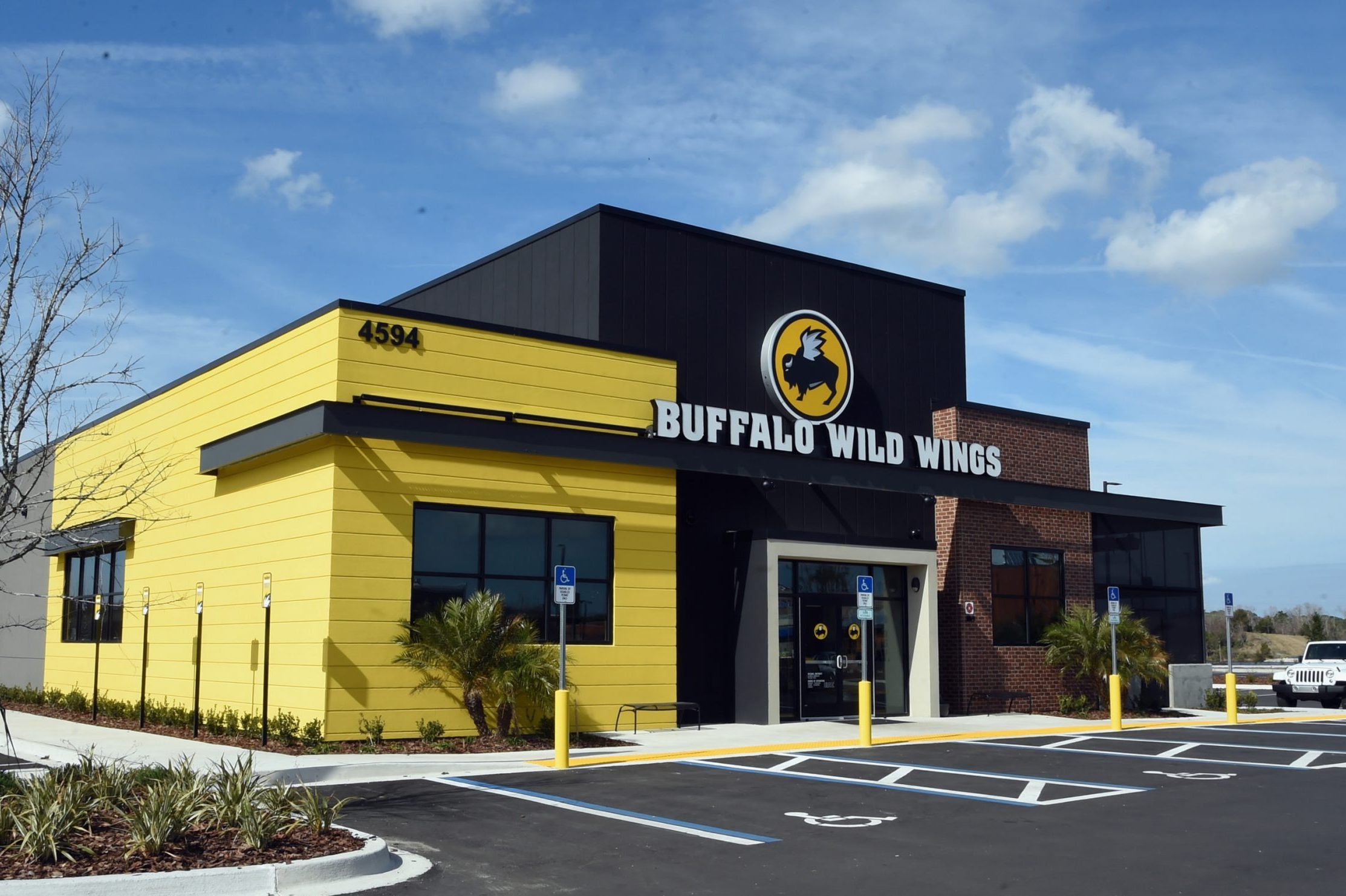 Buffalo Wild Wings Exterior In Jacksonville