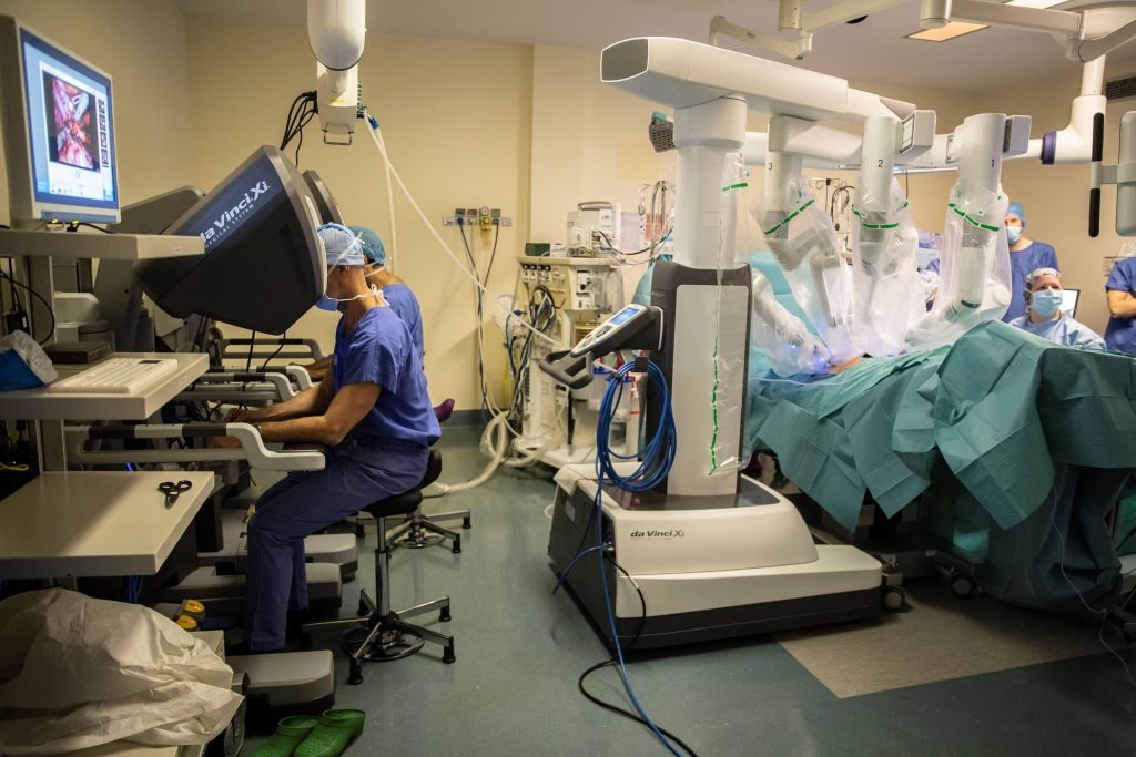 da vinci systems robot technology for surgery