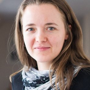 Headshot Astrid Hofer