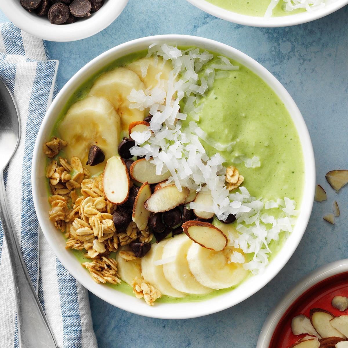 Key Lime Coconut Smoothie Bowl