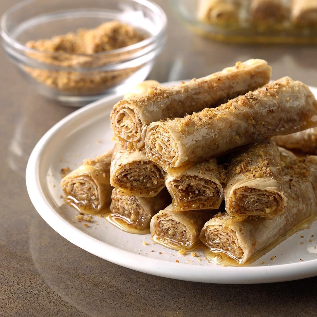 Honey Cinnamon Rollups Exps Thn17 194848 C06 15 1b Basedon 14