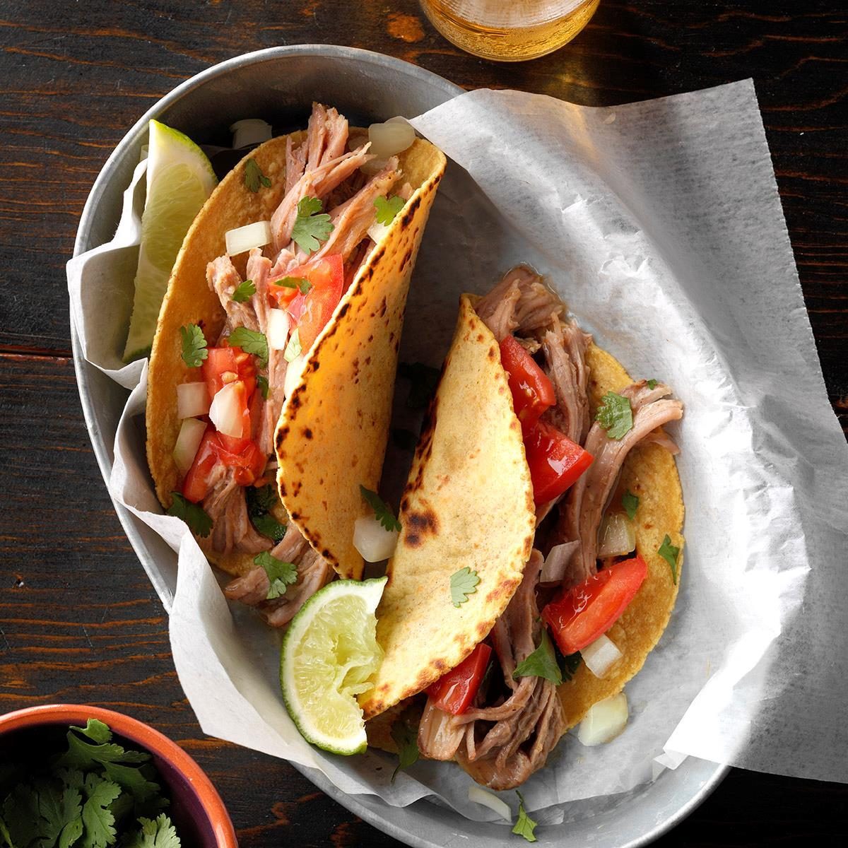 Slow Cooker Carnitas tacos