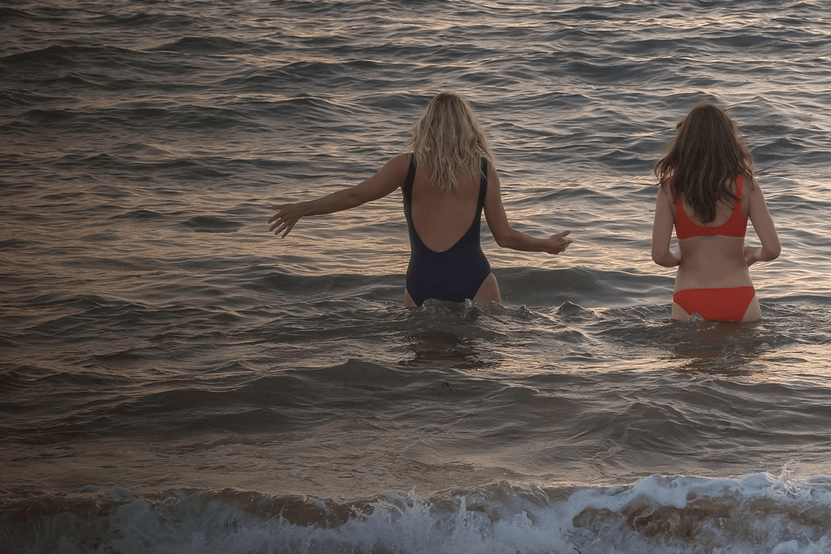 Anais In Love Ecomm Via Hulu.com