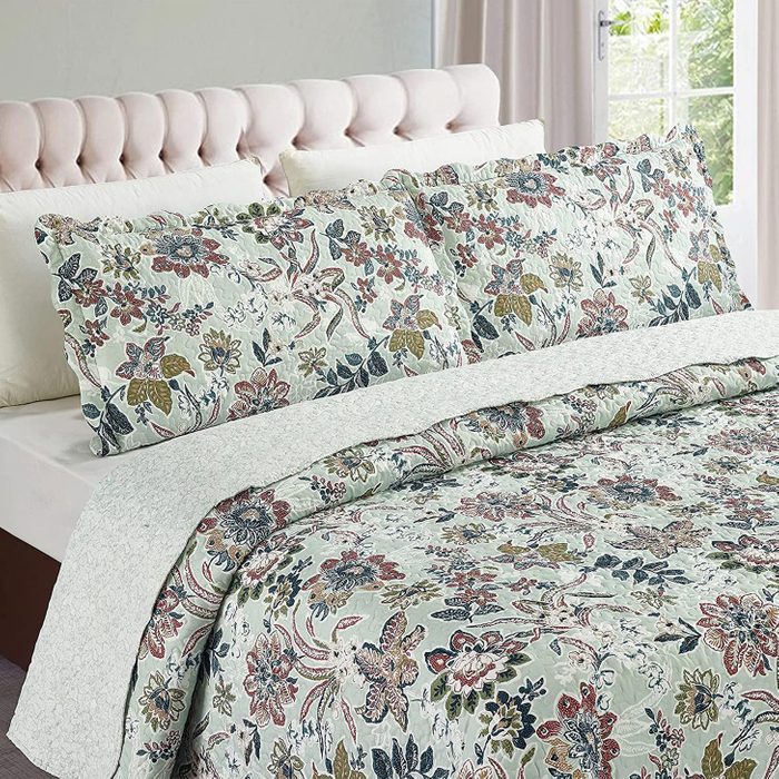 Green vintage quilt set