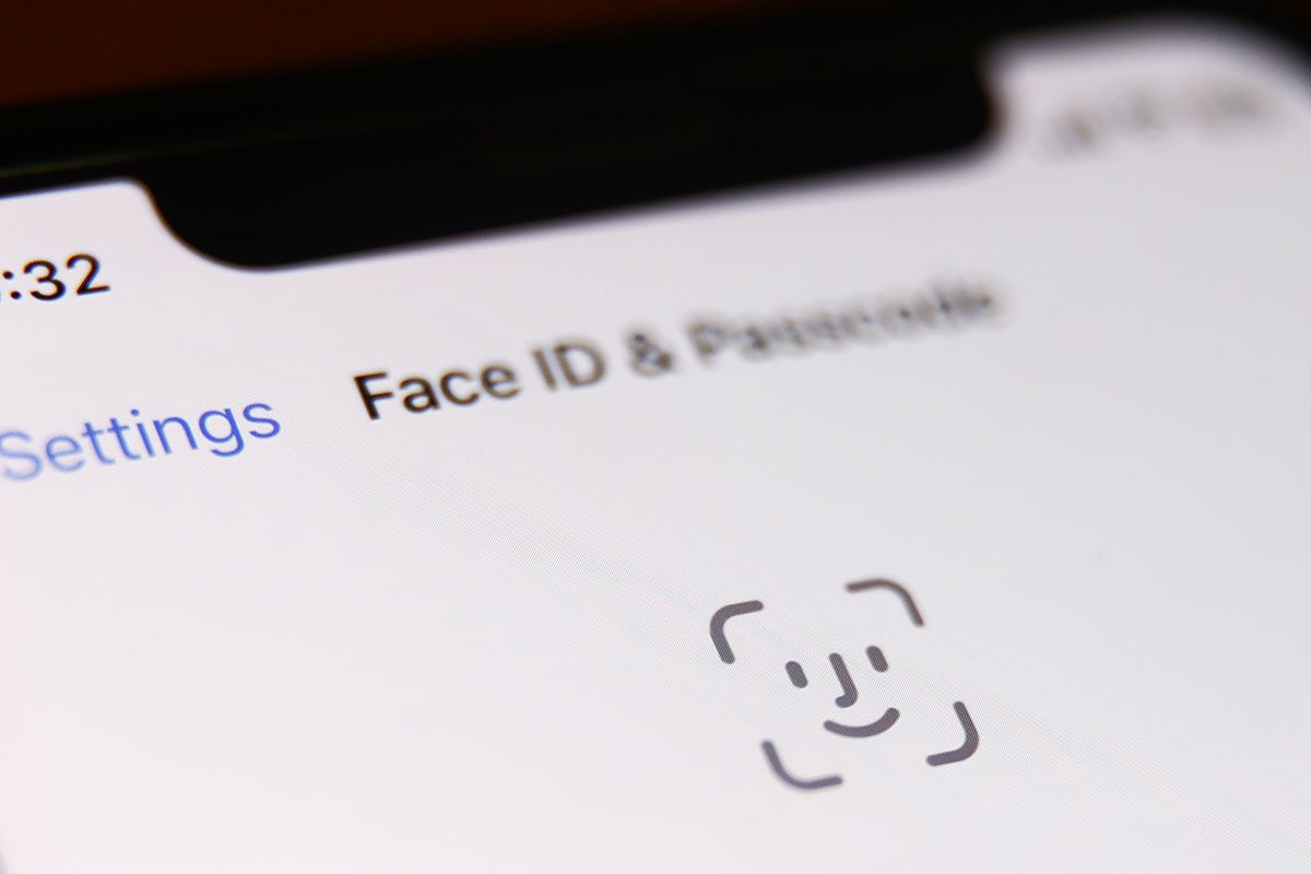 Why You Should Always Use Apple’s Face ID in Public