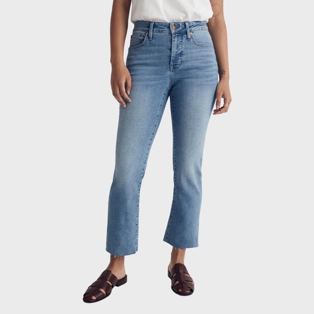 Curvy Kick Out Crop Jeans