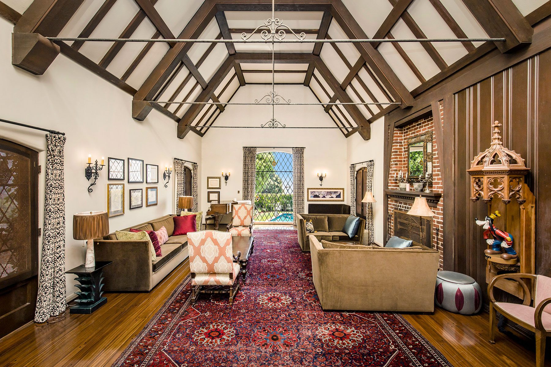 Living Room Los Feliz Home Courtesy Joel Danto Of Theluxlevel 