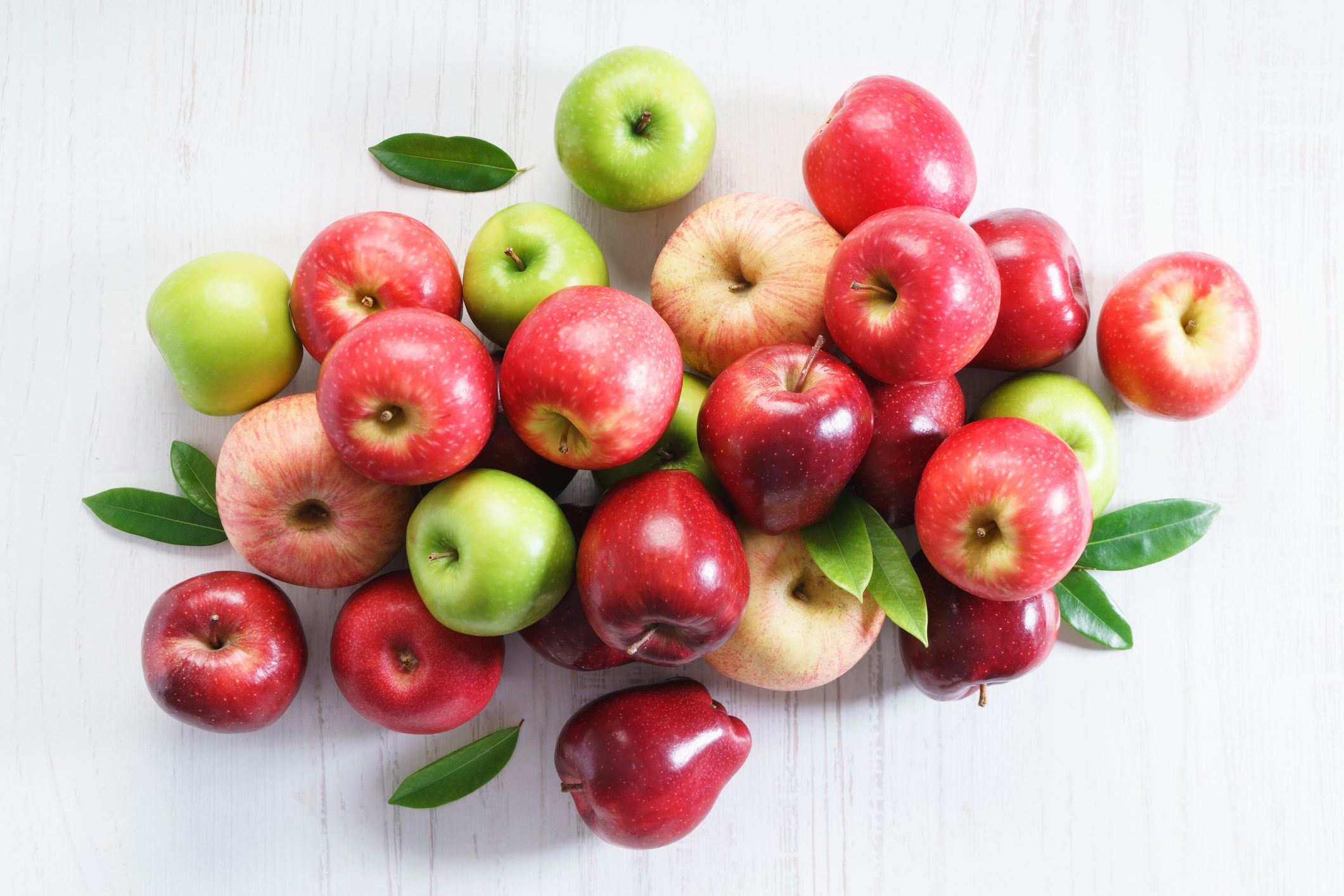 Fresh red and green apples