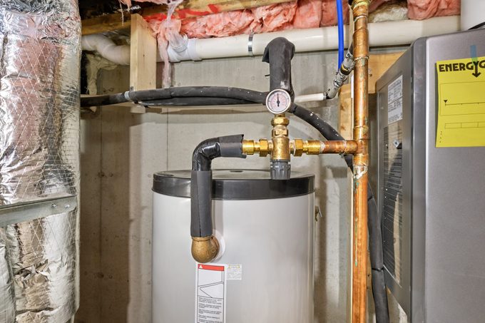 Thermostatic mixing valve