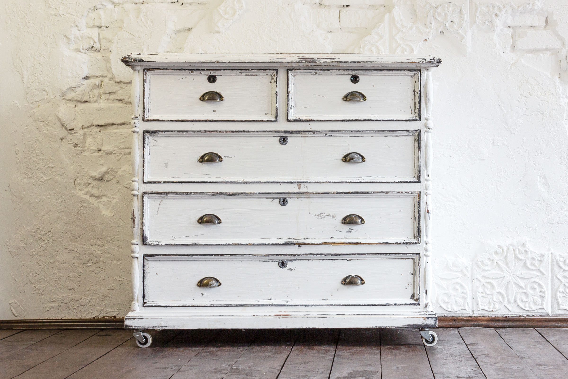 Gettyimages 990191534 Dresser Jvedit