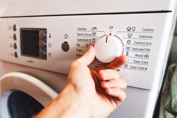setting laundry machine settings to wash pillows
