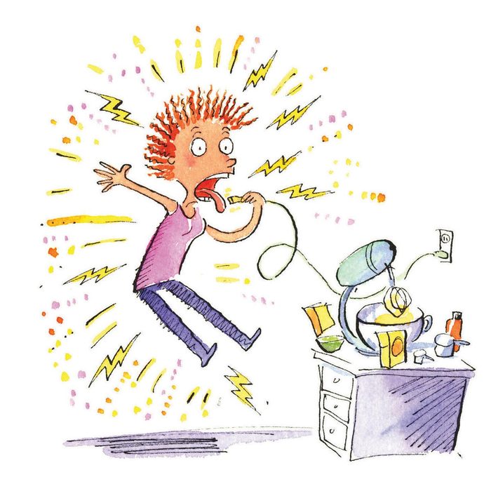 Hilarious Diy Disasters You'll Be Glad Didn't Happen To You Electric Cake Batter