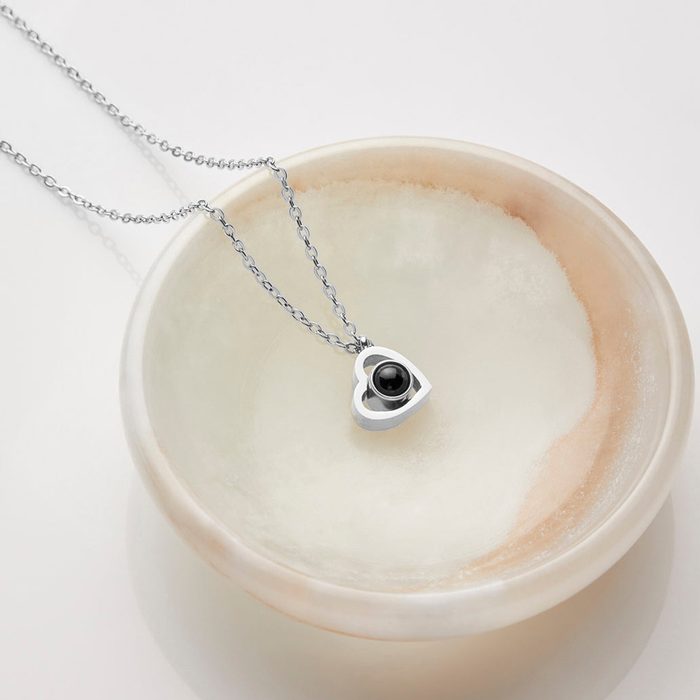 Mint & Lily Personalized Heart Pho