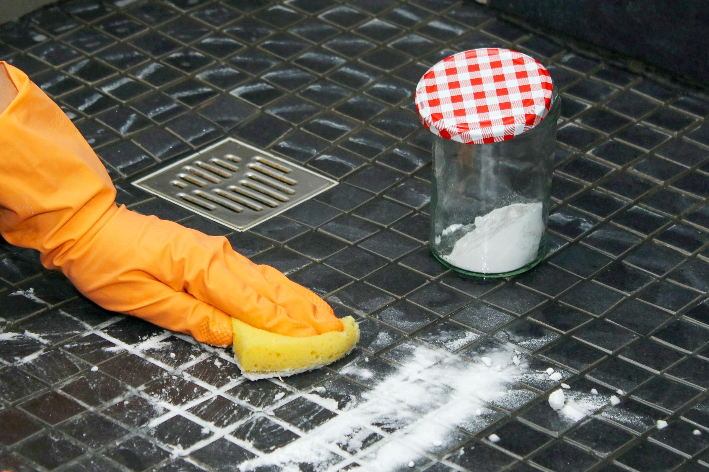 cleaning shower grout with baking soda