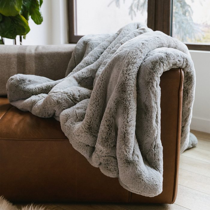 Cozy Earth Cuddle Blanket Ecomm Via Cozyearth.com