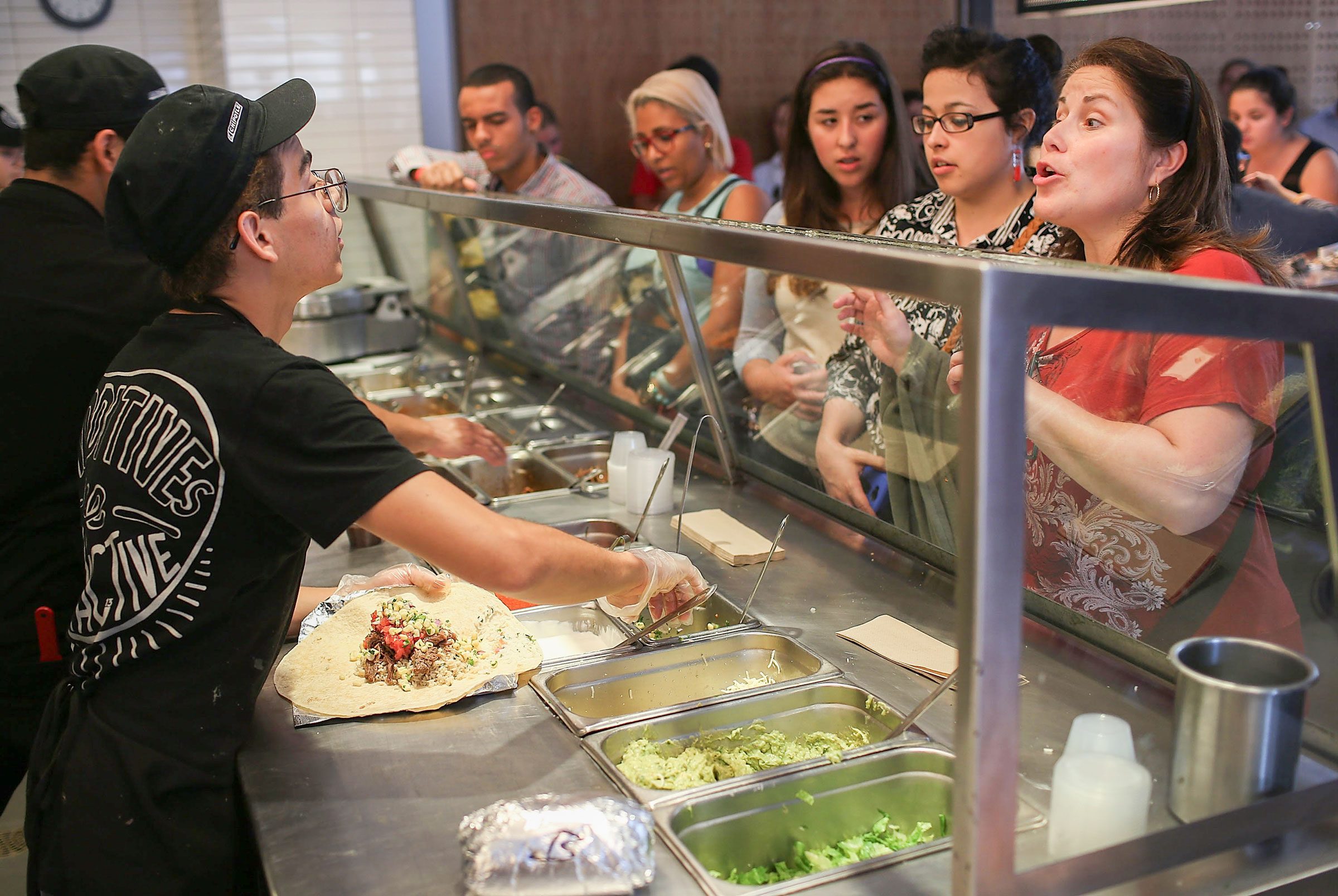 long line at chipotles