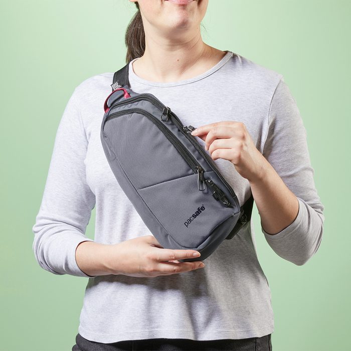 Pacsafe Vibe 150 Ant Theft Sling Pack Rdd Ptt Antitheftbags 051524 Ef Pacsafe Antitheft Slingpack