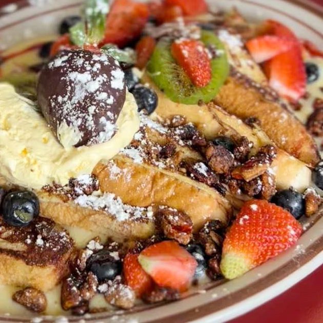 French Toast At The Modern Diner In Rhode Island Via Facebook E1719853430676