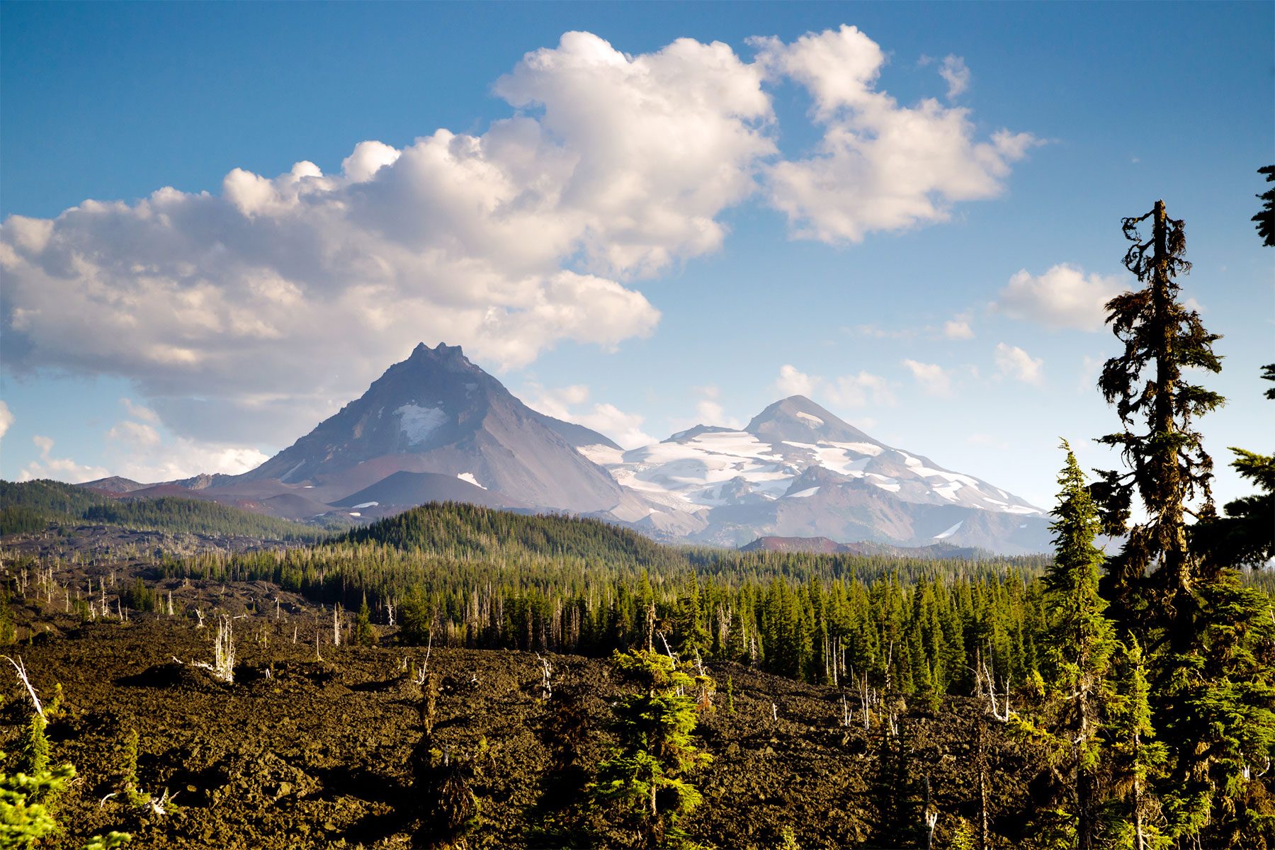 Mckenzie Pass Three Sisters Cascade Mountain Range Lava Field