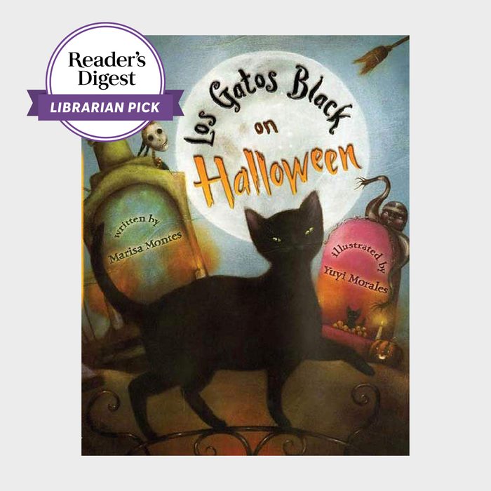 Los Gatos Black On Halloween by Marisa Montes And Illustrated By Yuyi Morales