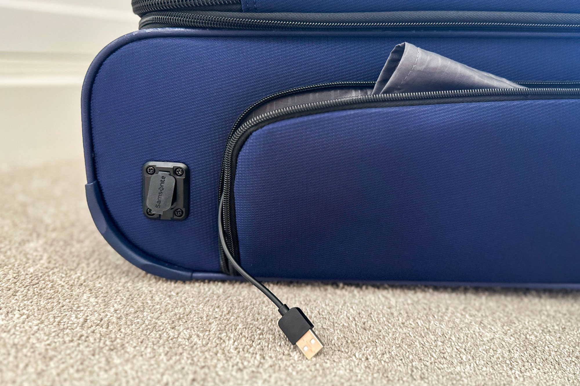 Samsonite Solyte DLX Carry-On Bag