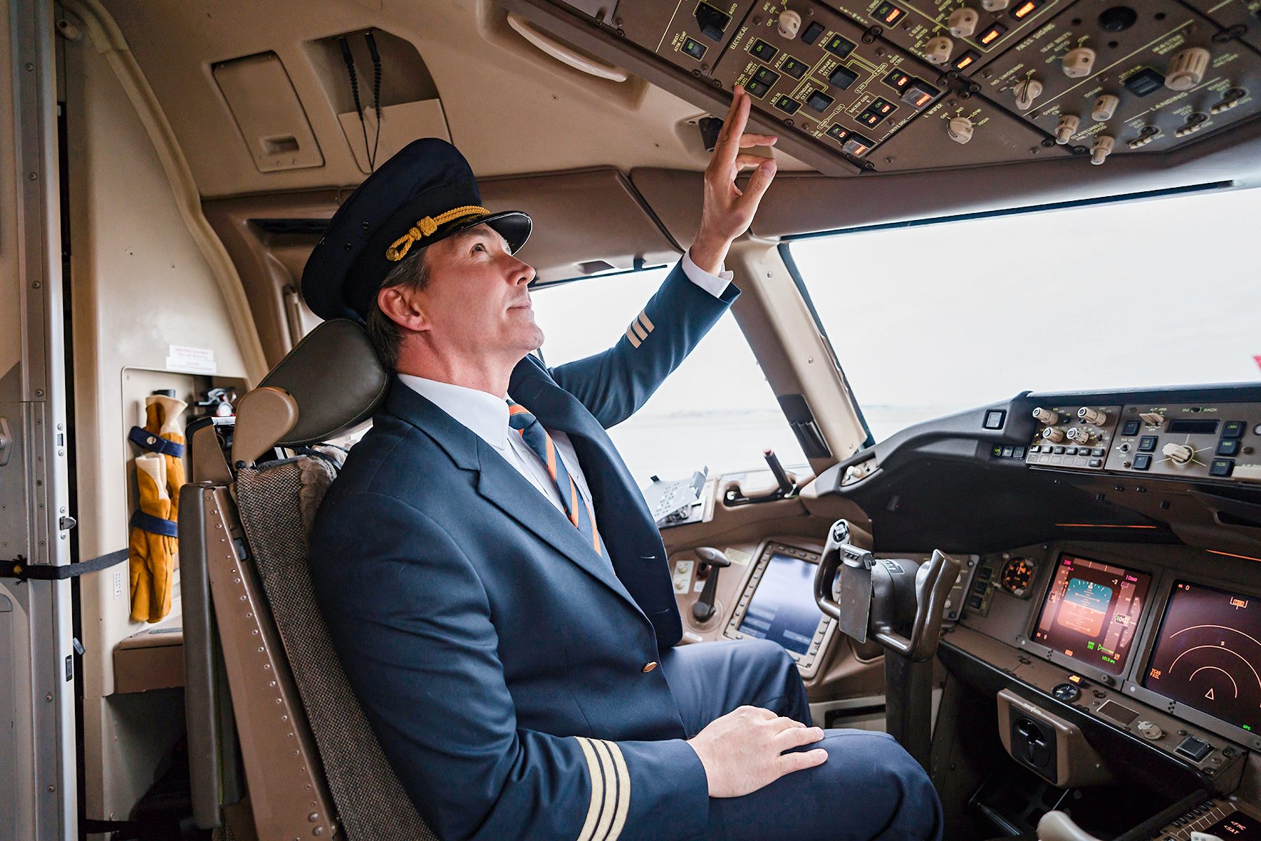The Real Reason Why Pilots Can’t Have Facial Hair  Gettyimages 1096223848