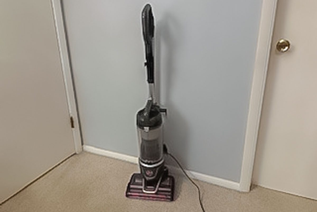 The Hoover WindTunnel Is the Best Upright Vacuum We’ve Tested, So Your Floors Will Thank You