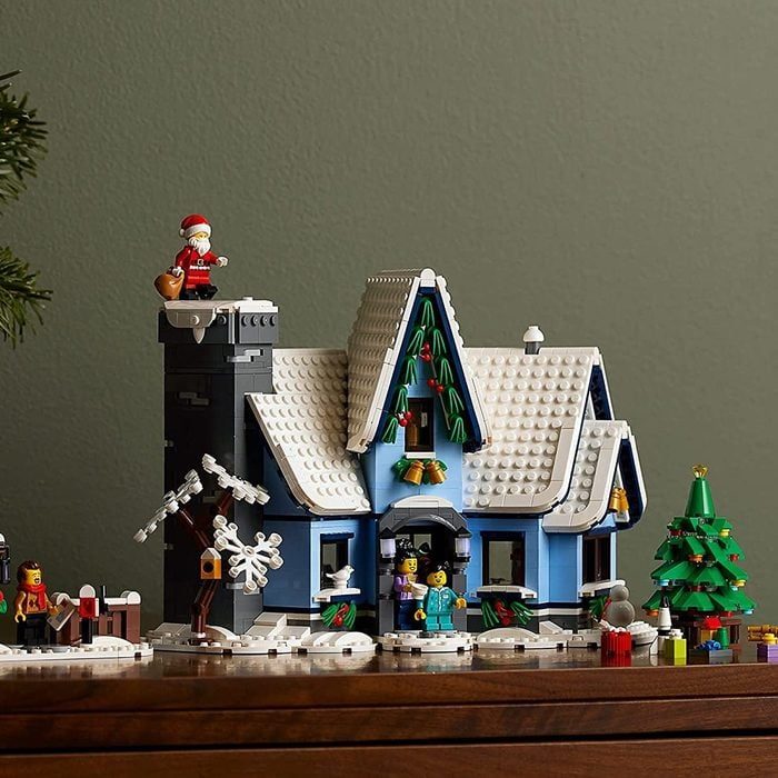 Lego Icons Santas Visit Ecomm Via Amazon.com  E1670871127459