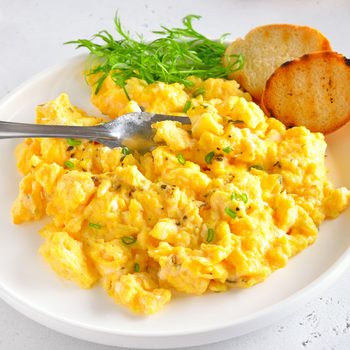 Scrambled Eggs On Plate Gettyimages 1392567688 Ft